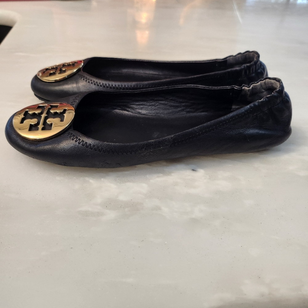 Tory Burch Black Leather Flats with Gold Logo Medallion - Picture 5 of 9
